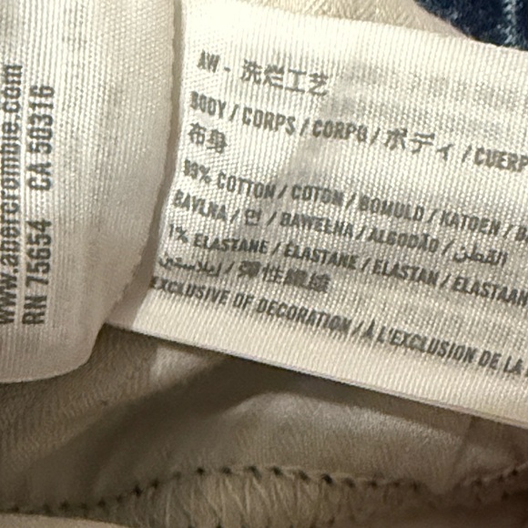 Abercrombie & Fitch The Dad High Rise Jeans Curve Love Distressed Size 26/2s - Picture 6 of 11